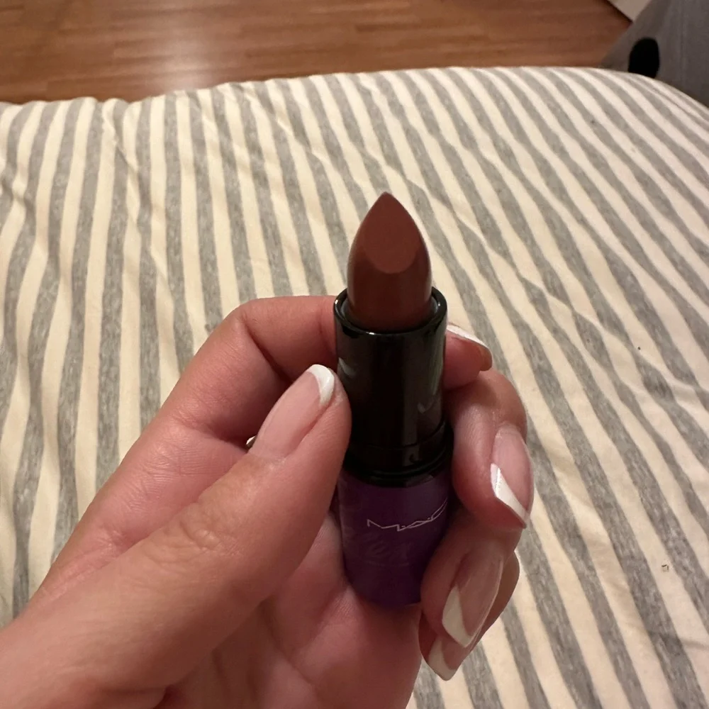 SELENA X Mac Glaze lip stick Amor prohibido